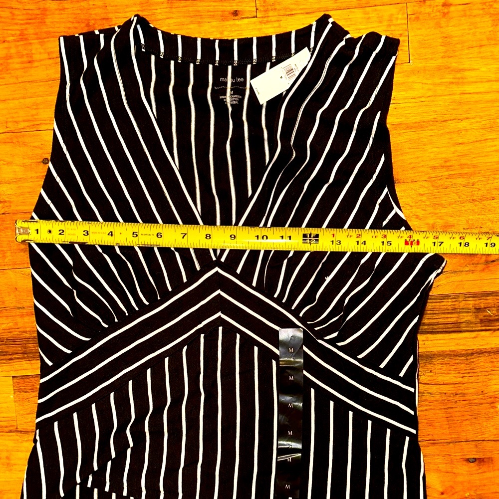 NWT Banana Republic Black & White Striped Top - Medium - Picture 7 of 9
